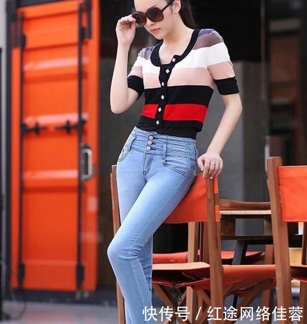 牛仔裤:灵巧而新颖的搭配方式,让你成为时尚的精致女孩