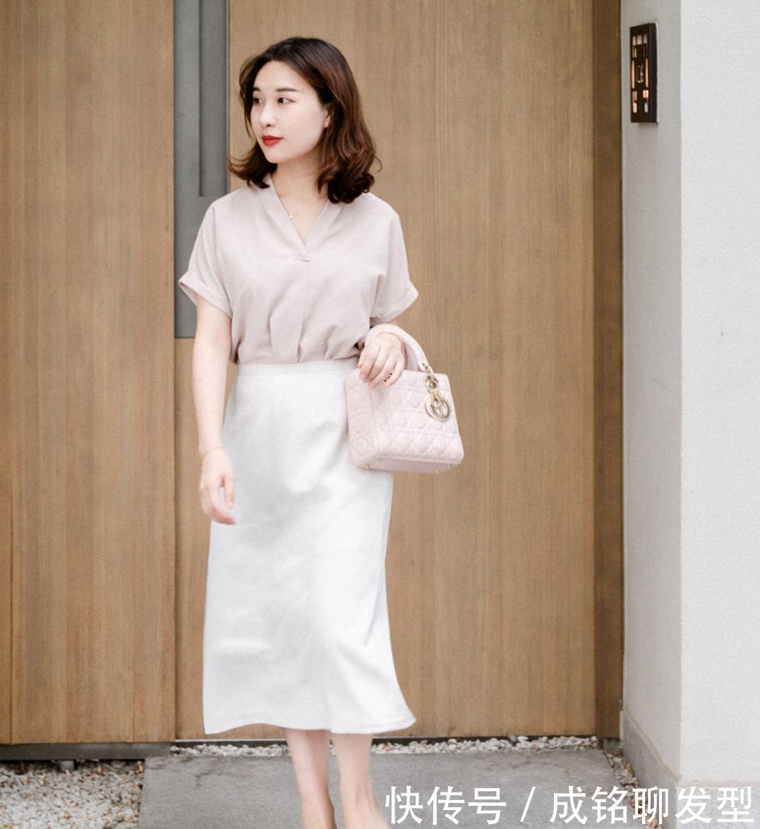 今年有一种穿搭叫“衬衫+半身裙”,优雅大气显身材,还有女人味