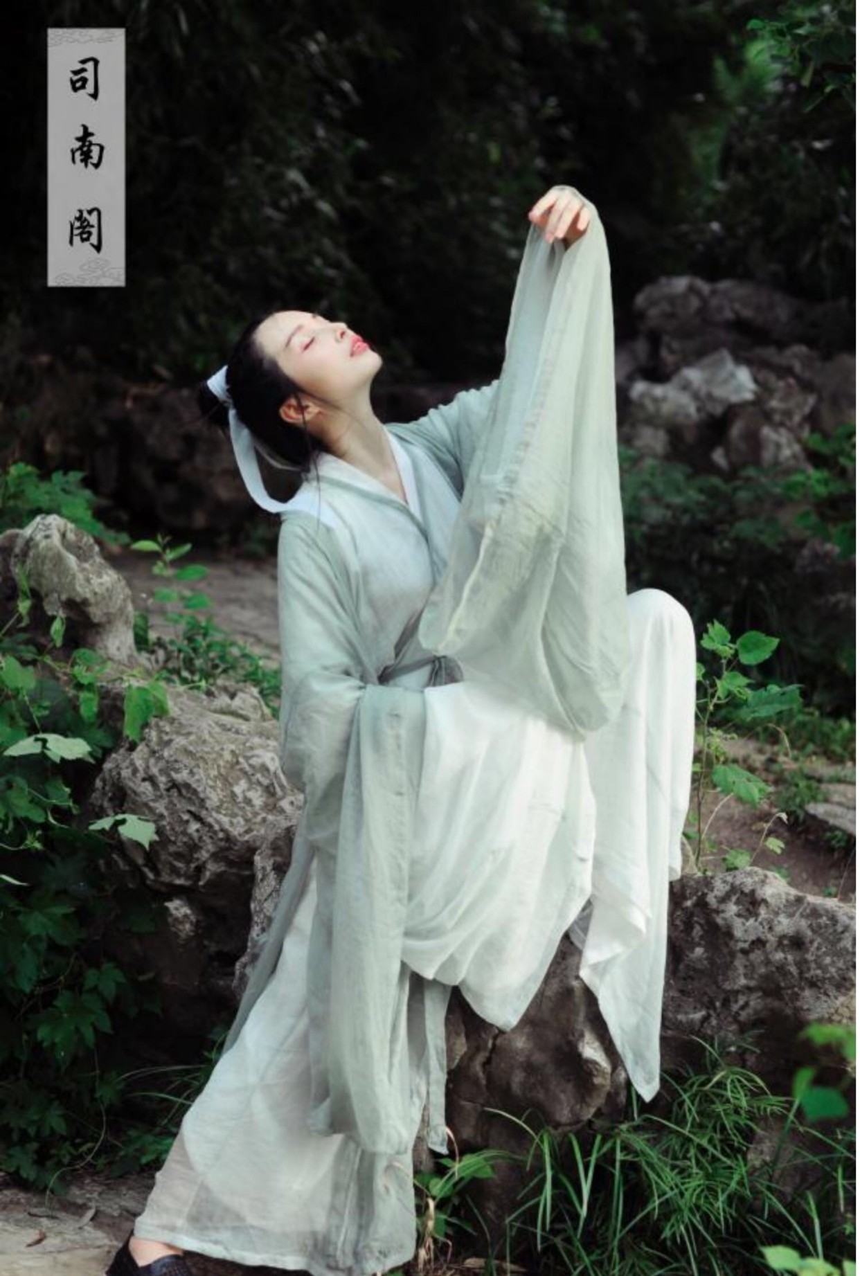 神明|“神明少女”风格的汉服也太美了,优雅又清冷,怪不得女生都爱穿