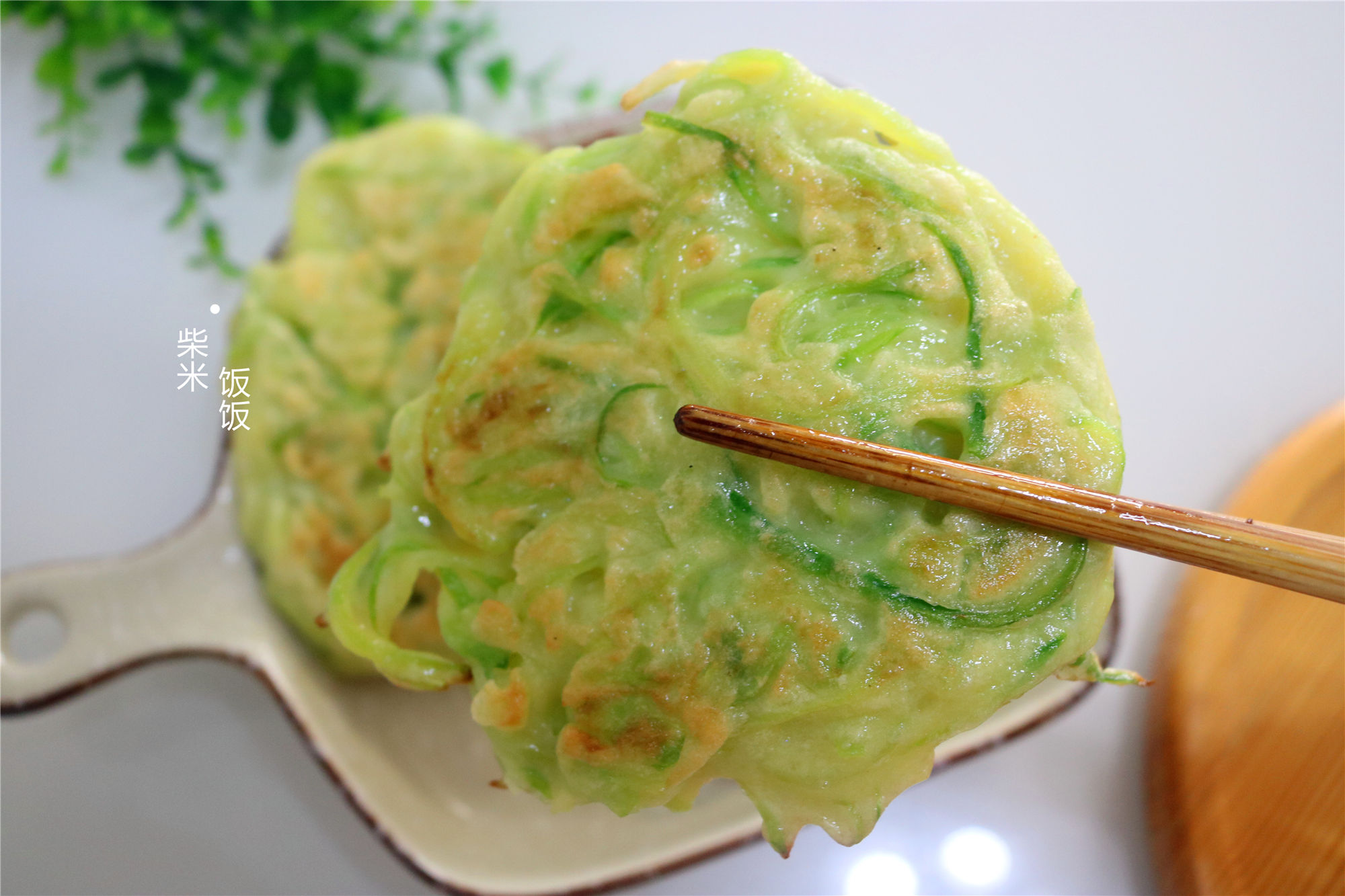 早餐|秋后萝卜正水灵，用来烙饼真好吃，软嫩鲜香，孩子早餐吃两个