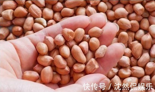 常食花生好处多多,但医生提醒有3类人最好一口也不要吃!
