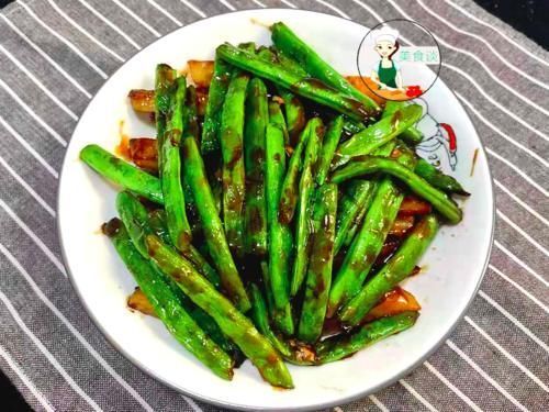 豆角|天冷了,少吃黄瓜茄子多吃它,不放肉也很鲜香,应季而食身体更棒