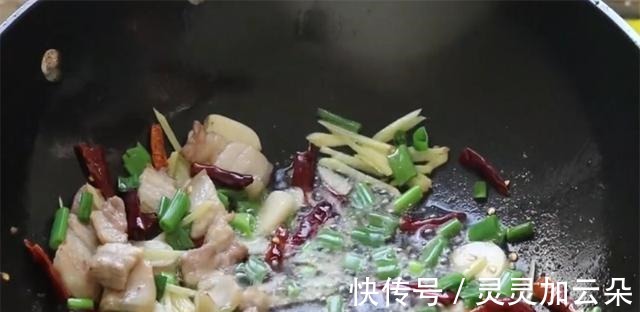 花菜好吃有诀窍，多加这一步，营养丰富又解馋，饭店都吃不到，香！