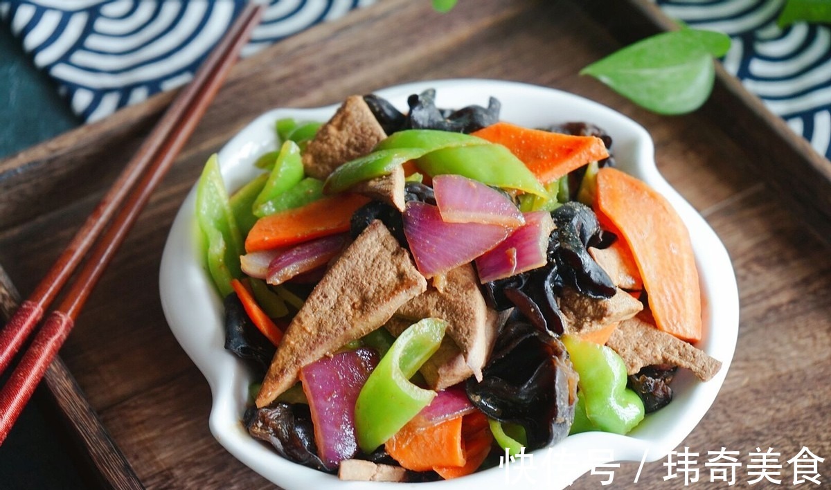 木耳|这猪肝只要烹饪的方式对了,吃起来一点也不腥,还很入味