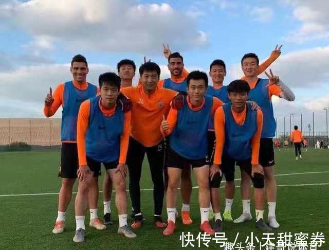 李霄鹏|李霄鹏的4大争议球员全离队!郝伟再次送走李霄鹏签下的长约球员