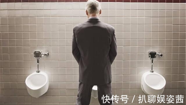 厕所|有人一喝水就频繁上厕所,有人两小时不上,哪种人身体更健康?