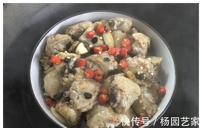 鲜香|鸡翅最简单的做法，10分钟端上桌，鲜香嫩滑，比可乐鸡翅还好吃