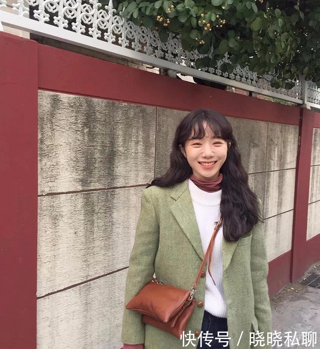 内扣|圆脸女生别乱剪头发,冬天适合留这4种发型,时髦还显脸小!