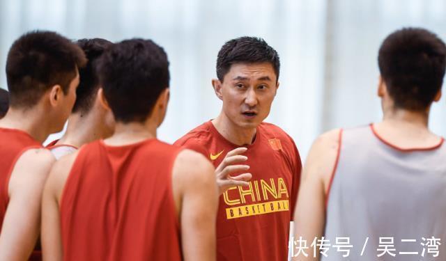 国手|4名国手已沦为陪练,男篮最强12人水落石出,球迷,杜锋太自私了