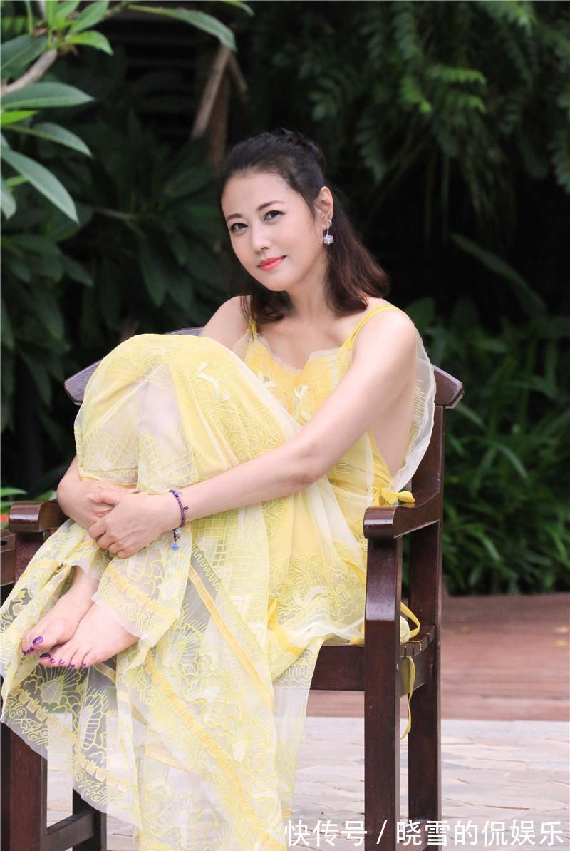 脸型 女人过了48岁尽量少烫“大妈卷”,推荐这5种发型,时髦显气质呀