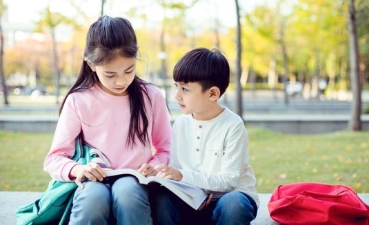 姐姐|“暴躁姐姐”在线教育弟弟,父母不敢帮儿子求情,网友:女中豪杰