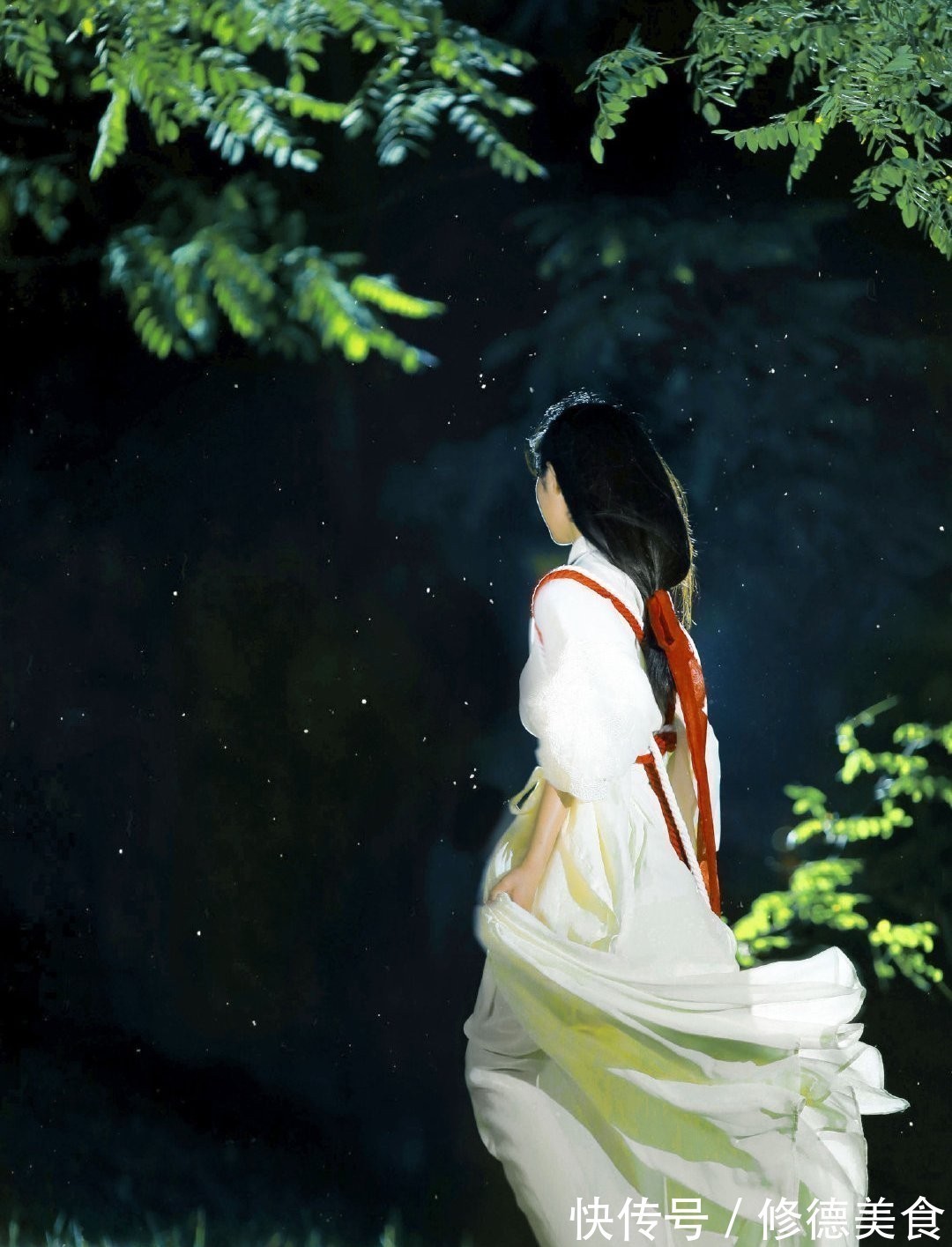 汉服|“神明少女”风格的汉服也太美了，优雅又清冷，怪不得女生都爱穿