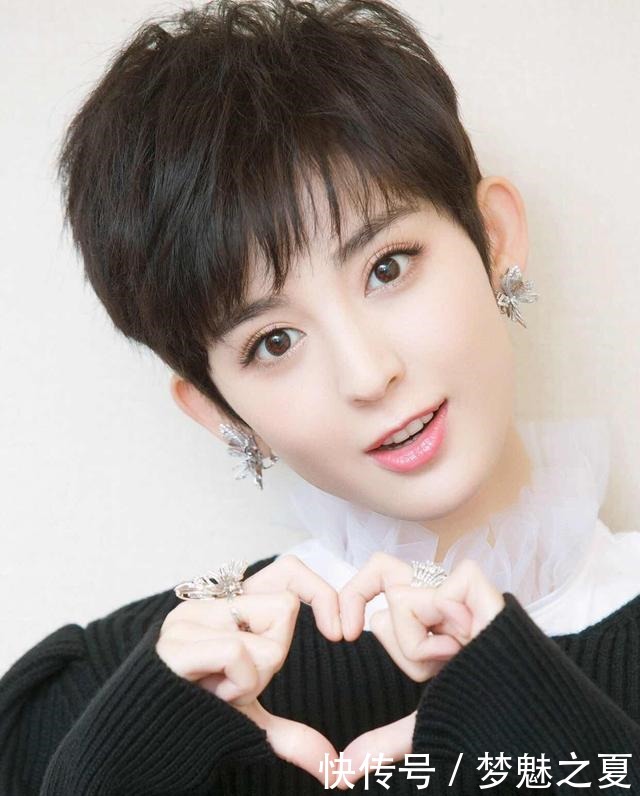 减龄|不管你颜值有多高,都别烫卷发来显老,这4款发型减龄又时尚