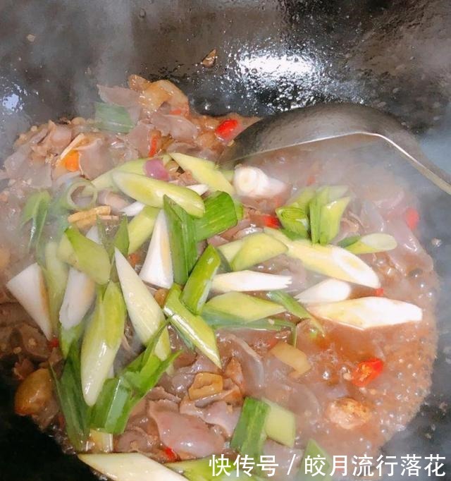  泡椒鸡胗|鸡胗这样做，不仅无腥味，口感还滑嫩，一上桌就赞不绝口