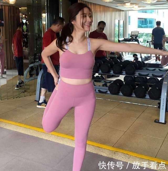 打底裤有一个寓意，寓意着健康，开朗活泼的女生