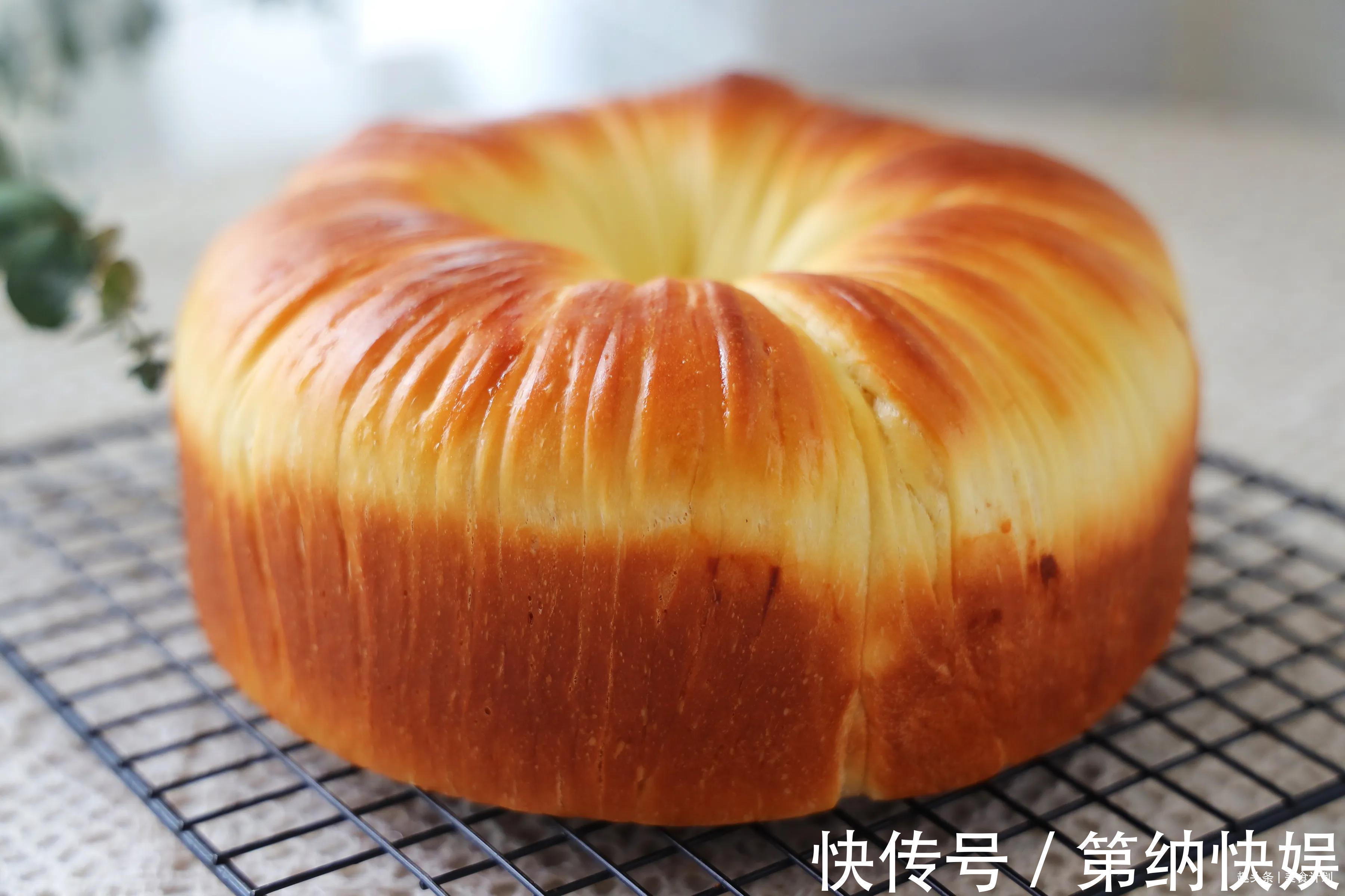 松软|教你做最近很火的毛线面包，松软拉丝，孩子吃了一次还想吃