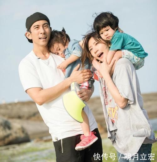 哥哥|45岁妈妈生二胎,大一哥哥被迫开始“带娃”,网友:就当提前练手