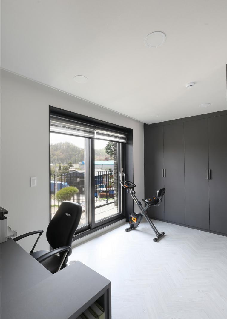 西厨|打拼30年,奖励一套337㎡别墅,门前大院子好享受,退休生活惬意