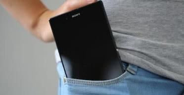 手机|睡觉时将手机放在枕边有“辐射”吗答案可能和你想的不一样