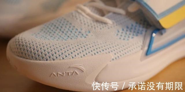 实战 三百块入手国产好鞋!设计大升级 配置不逊色千元旗舰款!