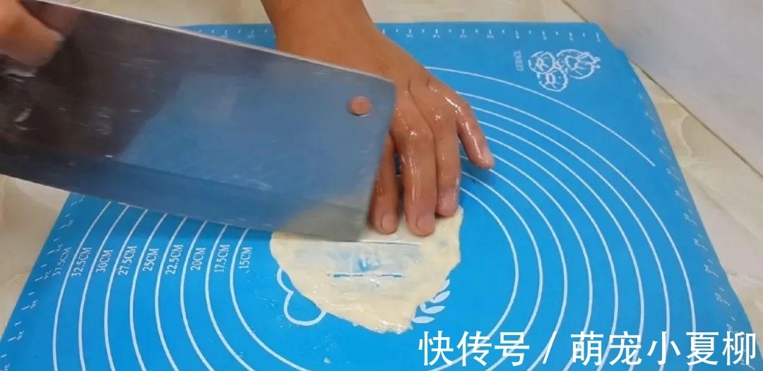 油条这样做才简单,冰箱里一放,简单又好吃,学会天天不起早