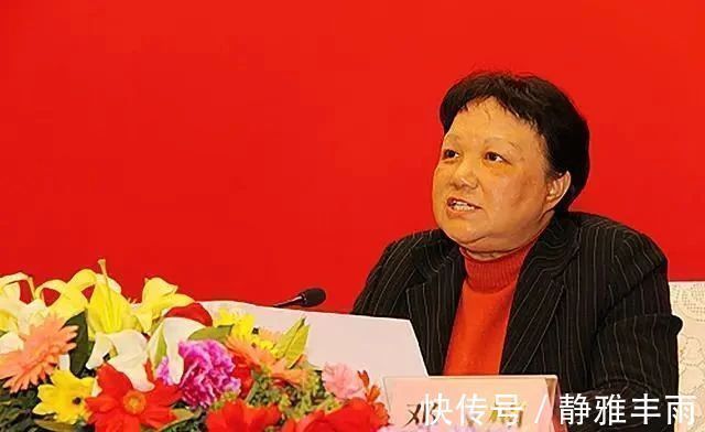 读书人#邓楠女士的书法手迹鉴赏,温润如玉遒劲疏朗,有其父邓公之遗风