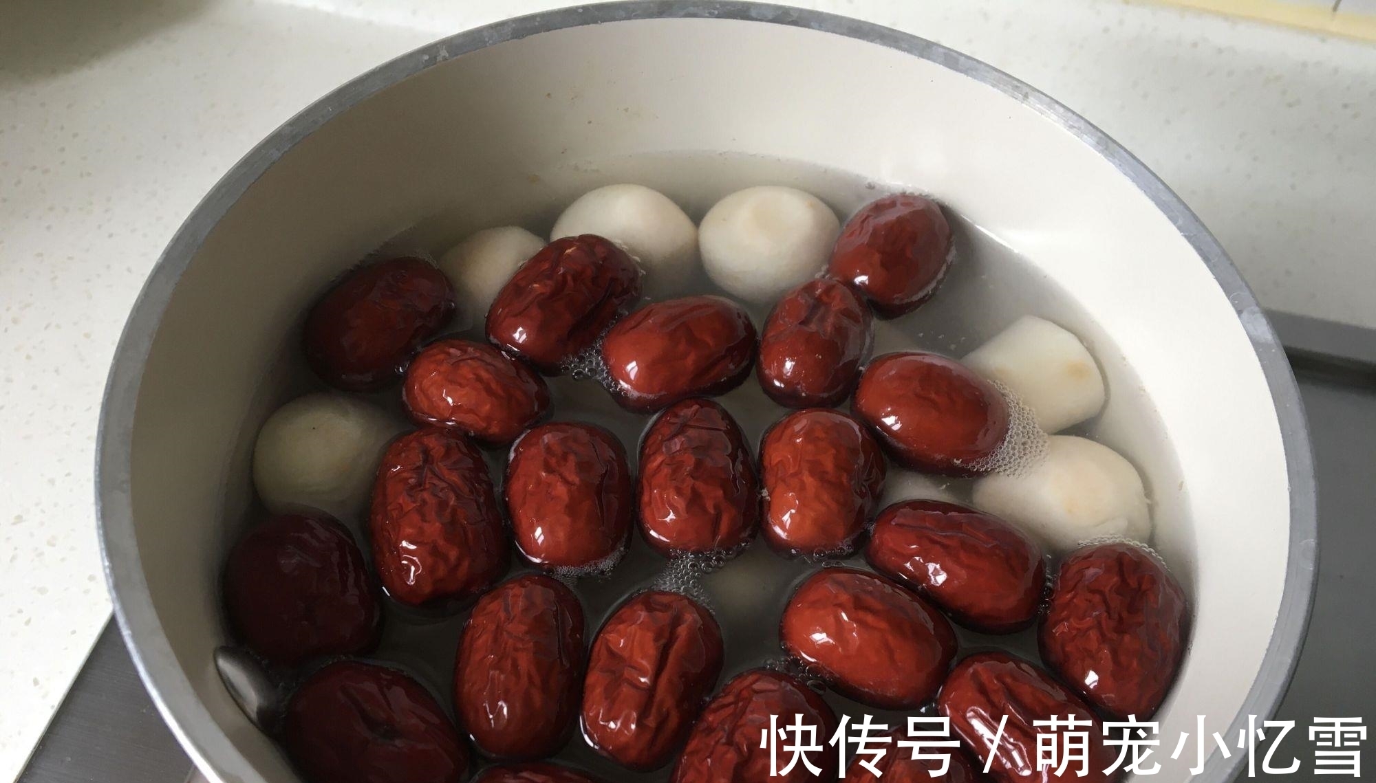 立秋后要多吃这碱性蔬菜,三块钱一斤,简单煮一煮,软糯香甜可口