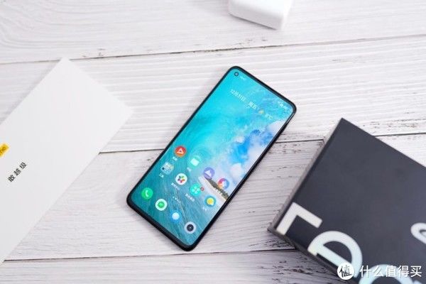 数码|潮男靓女首选realme 真我，数码圈里的颜值实力派