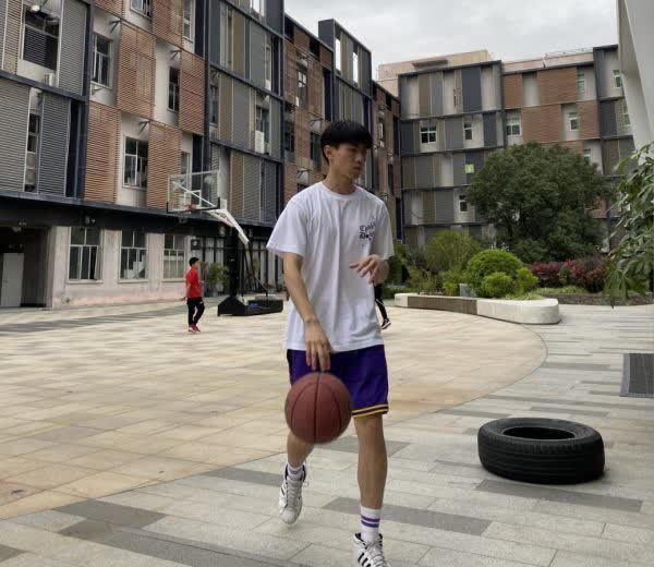 长高|14岁男孩身高已有183cm,儿科医生:4种食物是入秋“长高王”