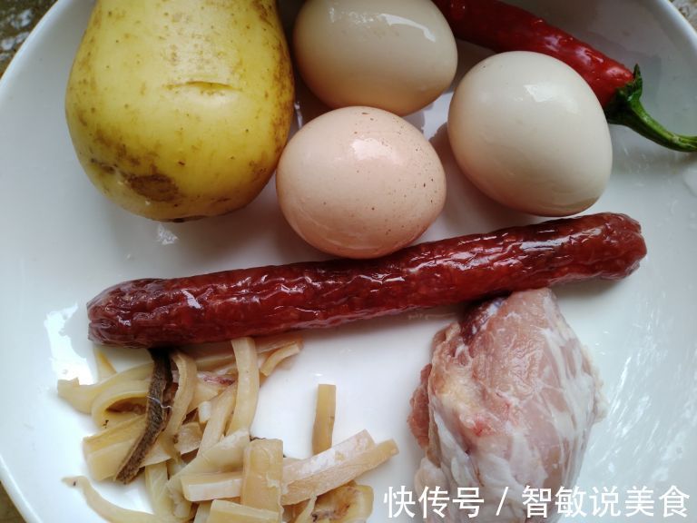 土豆别忙着炒着吃,学会下面的方法,香软营养好,孩子笑欢了