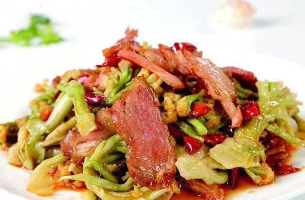 饭桌上不可少的几道菜,味道浓郁入口香,自己在家轻松做美食