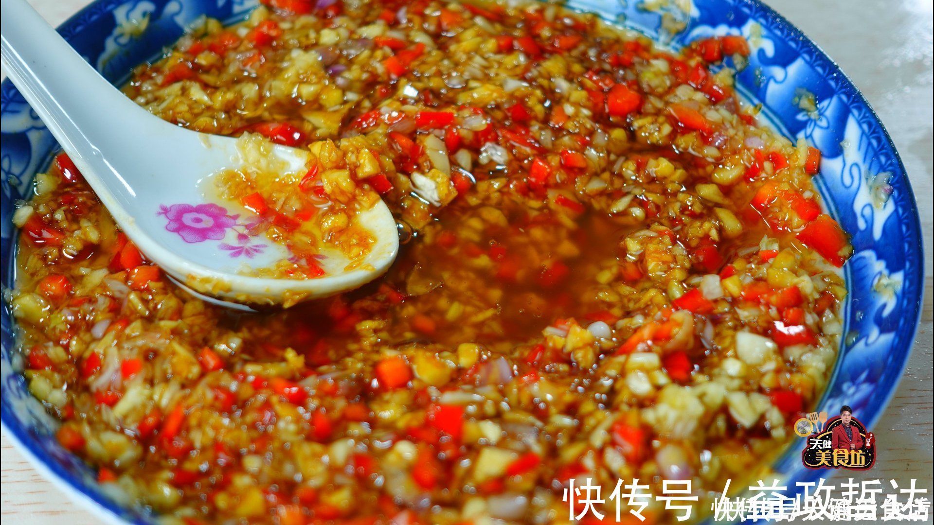 汤匙|我家大虾从不白灼,不煎不煮不油焖,营养健康,上桌就扫光