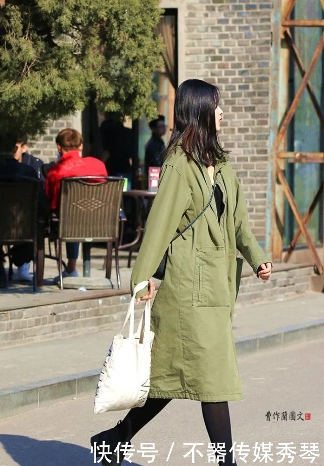 黑丝美女,穿出与时俱进新感觉