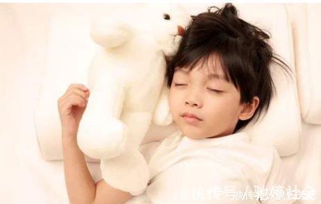 信号|“妈妈,我该用枕头啦”,宝宝发出这几个信号,家长该买枕头了