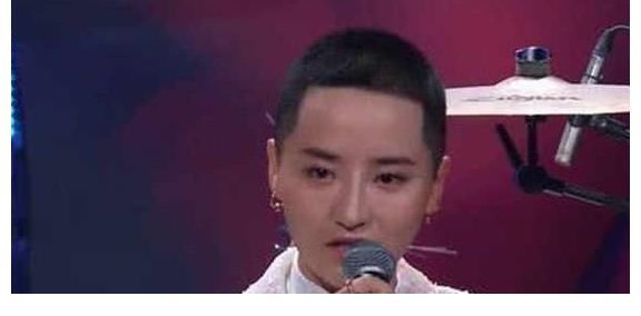 原创香飘飘总裁女儿参加综艺节目，无意中透露自己的家产，只喝一种酒