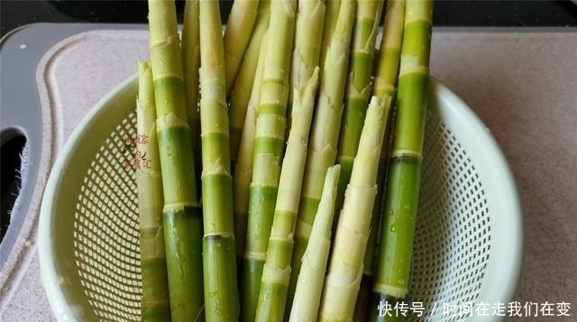 这菜大量上市，1元一斤纤维丰富热量低，焖肉最馋人，又鲜又解腻