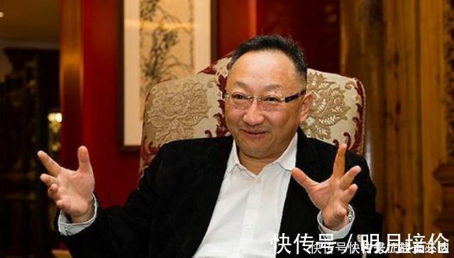 辞职|公务员辞职下海卖鸭，靠电脑配件年赚70亿，生活奢靡，酒只喝拉菲