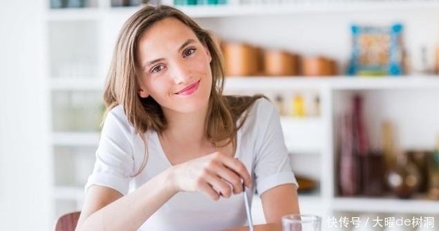 助我们补充|3种食材是天然“黄体酮”,坚持吃些,补充雌激素,卵巢也年轻