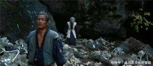 坟墓|“瓦罐坟”到底多残忍?孝子将母亲背到坟墓,送一顿饭就填一块砖