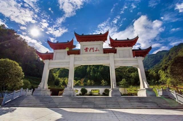 中年|广东人气高的一座寺庙，有殿堂楼阁300余间，是4A景区