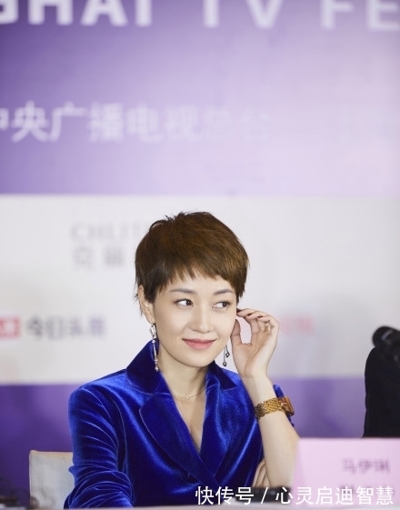 高跟鞋 43岁马伊琍又换新发型,小方脸变瓜子脸,明白三点短发冷知识就够