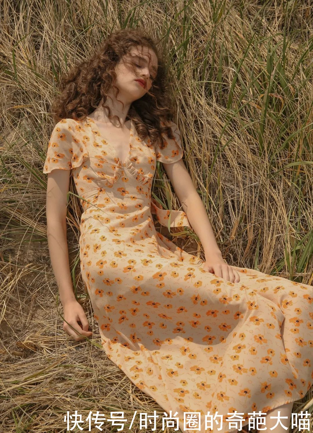 碎花裙|油画感穿搭才是夏日的正确打开方式！可盐可甜还清爽，时髦又降温