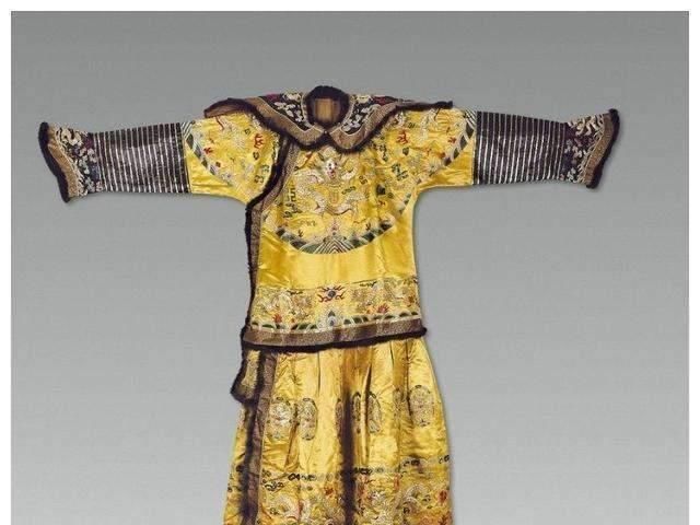 香熏|古代皇帝龙袍能用水清洗吗？如果臭了该如何处理？