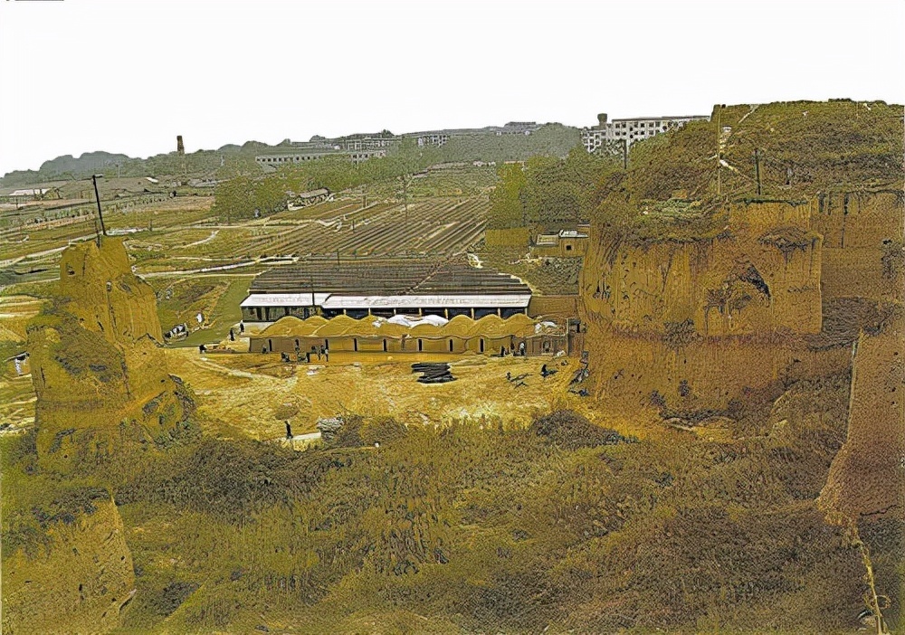 西周墓#北窑的西周墓发现玉牛,它身上有四个谜样孔洞,究竟是干什么用的