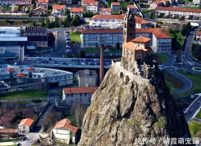 世界上最“险峻”的古建筑，悬空在半山腰上，看了感觉腿软