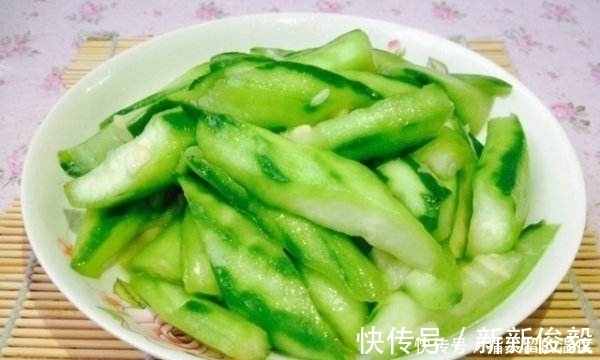 维生素c|入冬后，女性常吃此菜，色斑淡了，小肚子不鼓了，远离黑眼圈困扰