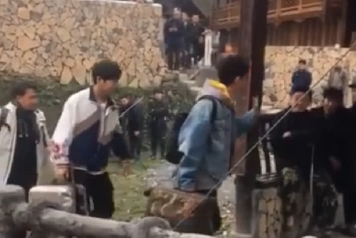 何炅|《向往的生活》路透，何炅黄磊彭昱畅进村，四位“新成员”引瞩目