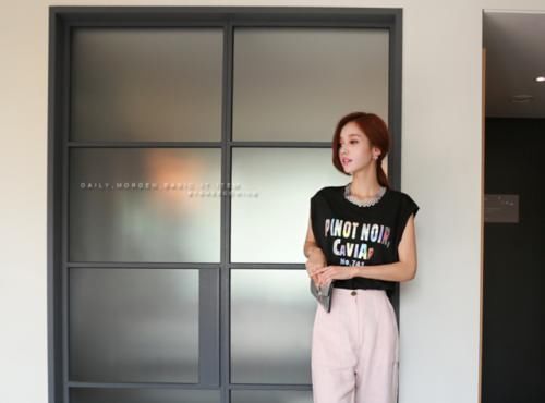 惹眼|清新脱俗孙允珠惹眼镭射字母无袖T恤束腰修身喇叭裤