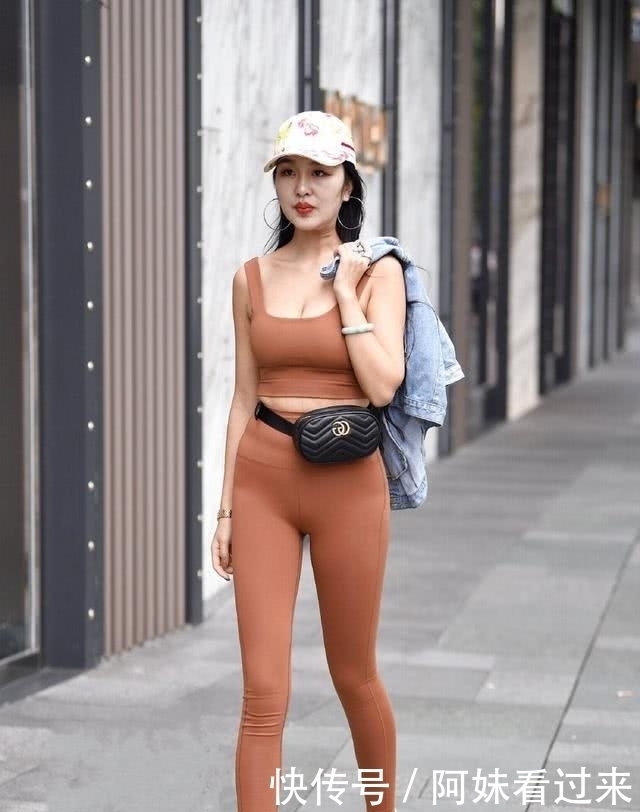 打底裤的酷与美,是时尚还是庸俗,反正我喜欢