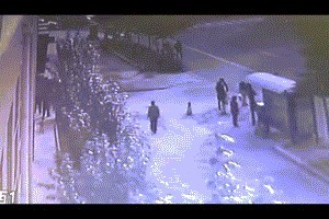 |搞笑GIF:今天给大家展示一下 什么叫做做贼心虚